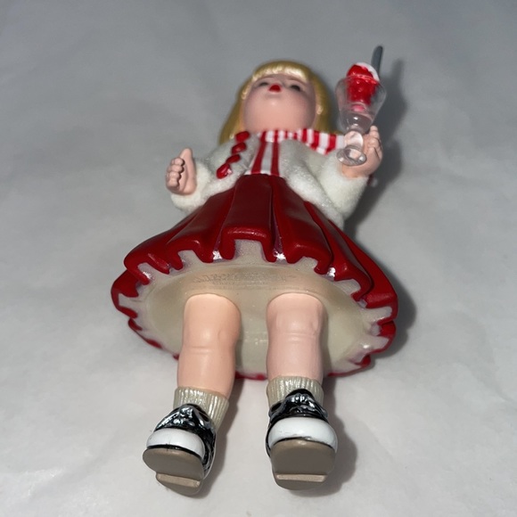 2007 Hallmark 50s Cherry Parfait Christmas Ornament - Picture 3 of 11